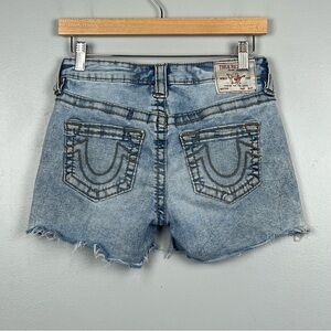 True Religion Jayde MidRise Classic raw hem light wash shorts, size 26.
